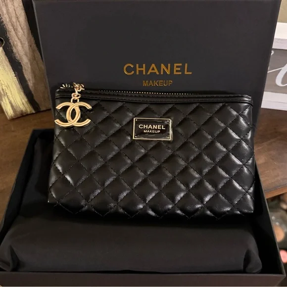 CHANEL/MAKEUP Quilted Makeup Pouch - Picture 1 of 5